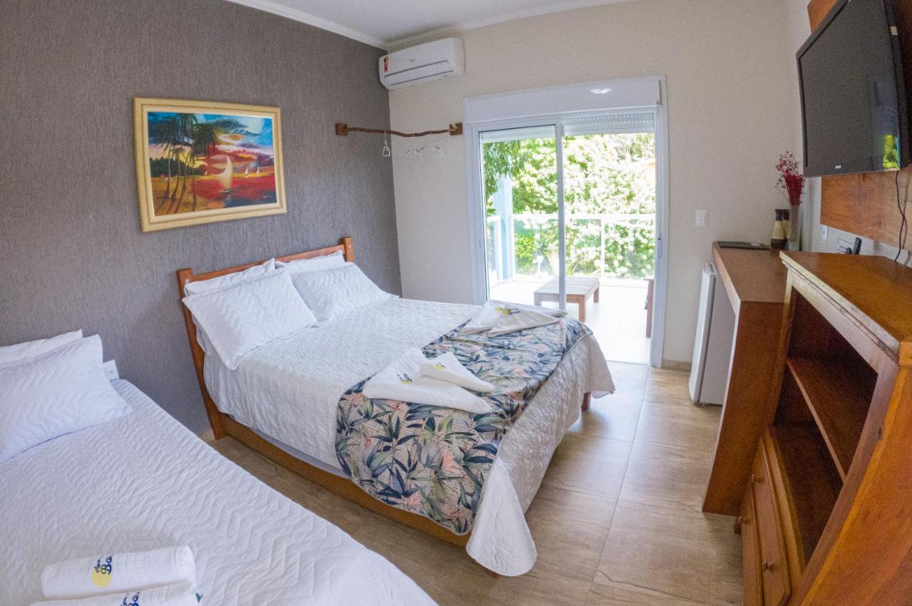 Residencial Aguas De Bare Hotel Sao Sebastiao  Exterior photo